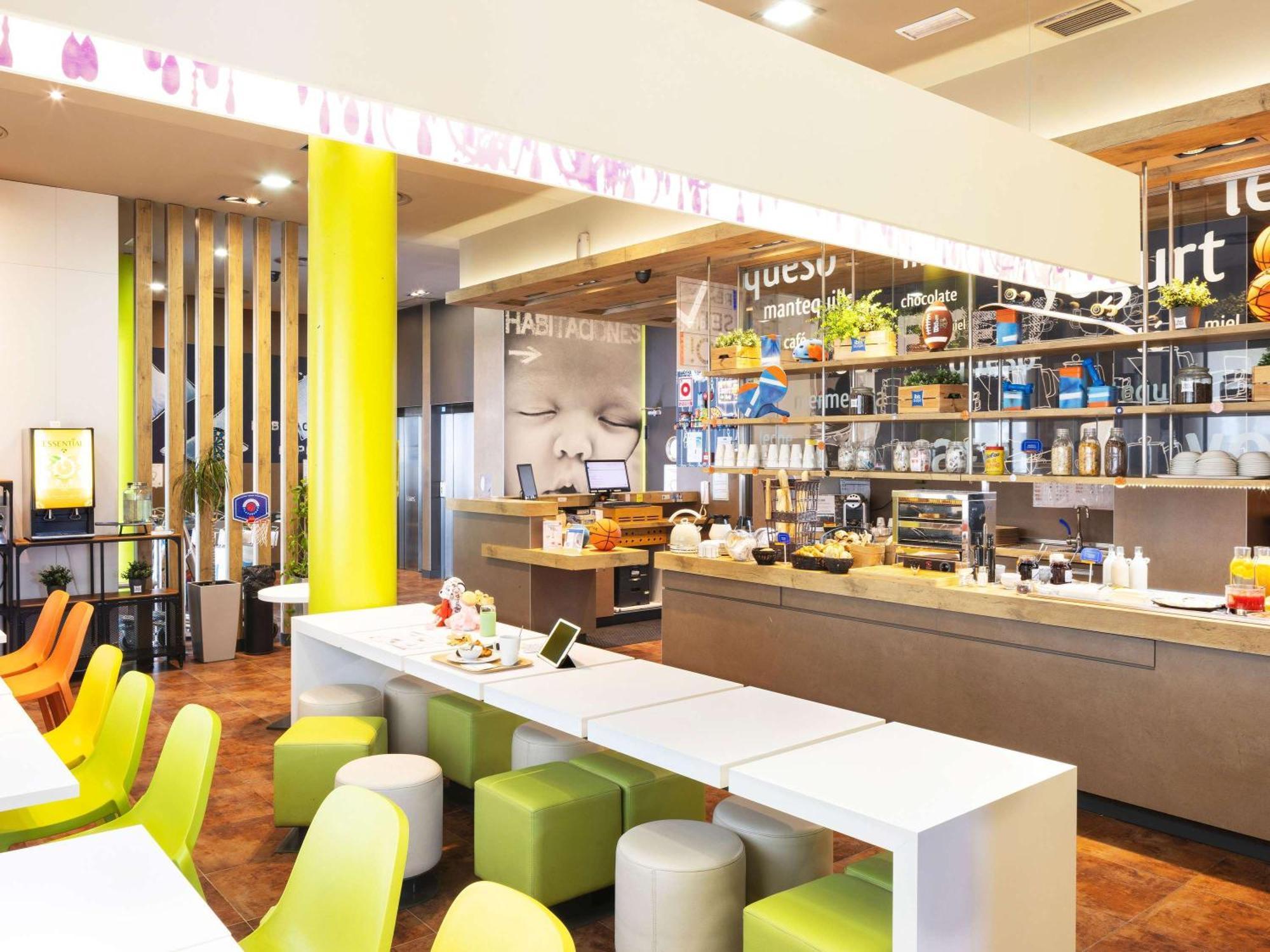 Ibis Budget Sevilla Aeropuerto Exteriér fotografie